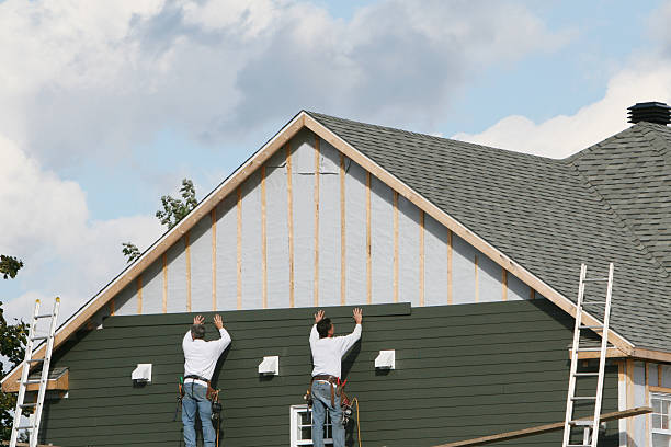 Professional Siding technician working in Milton, IN